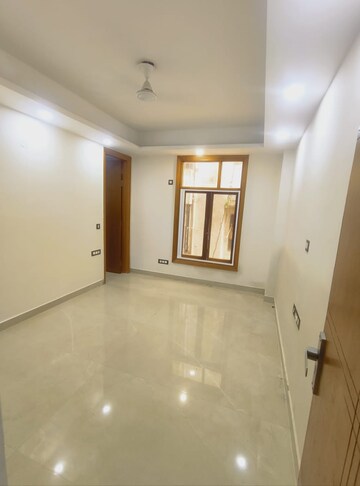 Room in 2 BHK Builder Floor at Saket – for Rent