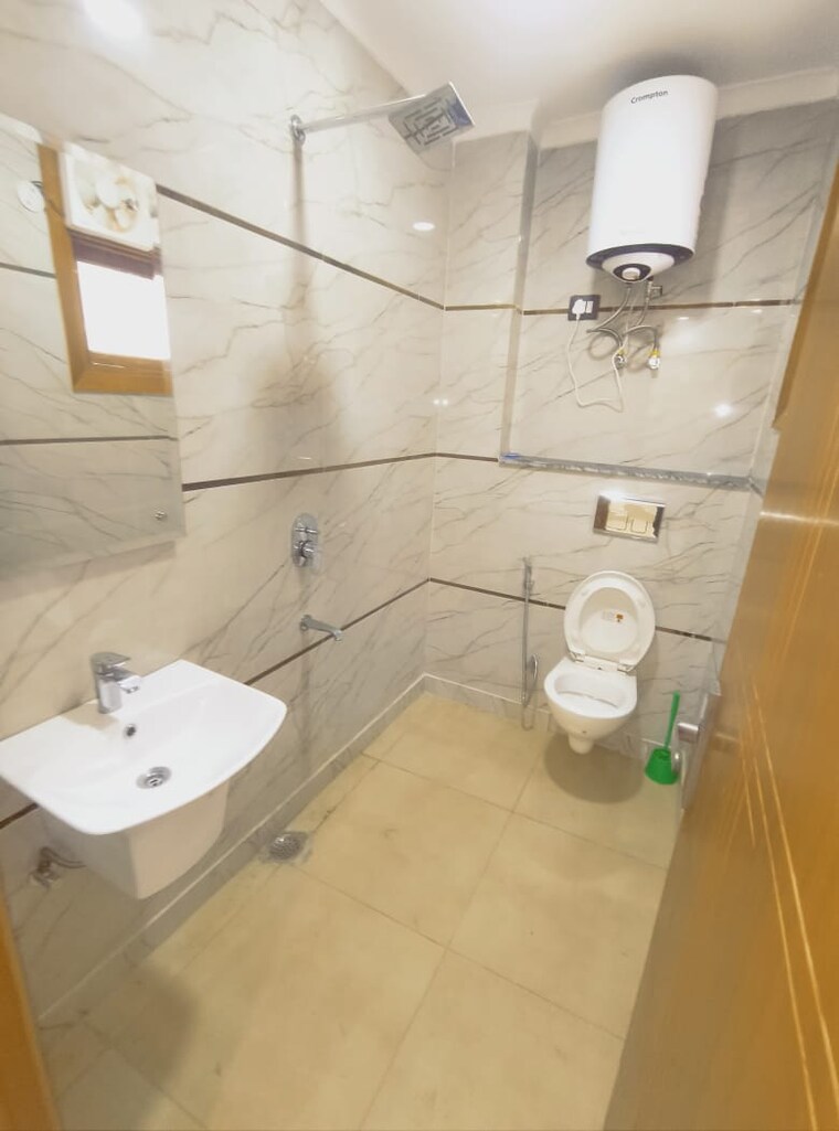 Bathroom, saket 2 Bedroom 1600 Sq.Ft. Builder Floor In Saket Delhi 9188661