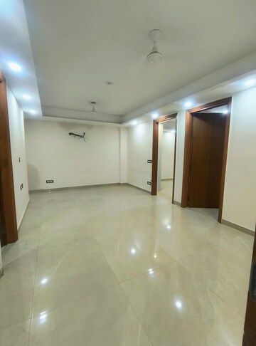 Room in 2 BHK Builder Floor at Saket – for Rent