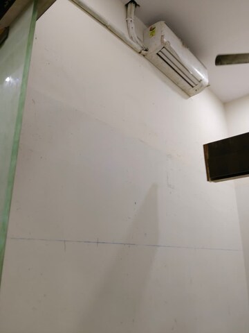 Room in  Showroom at Express Zone, Malad East – for Sale