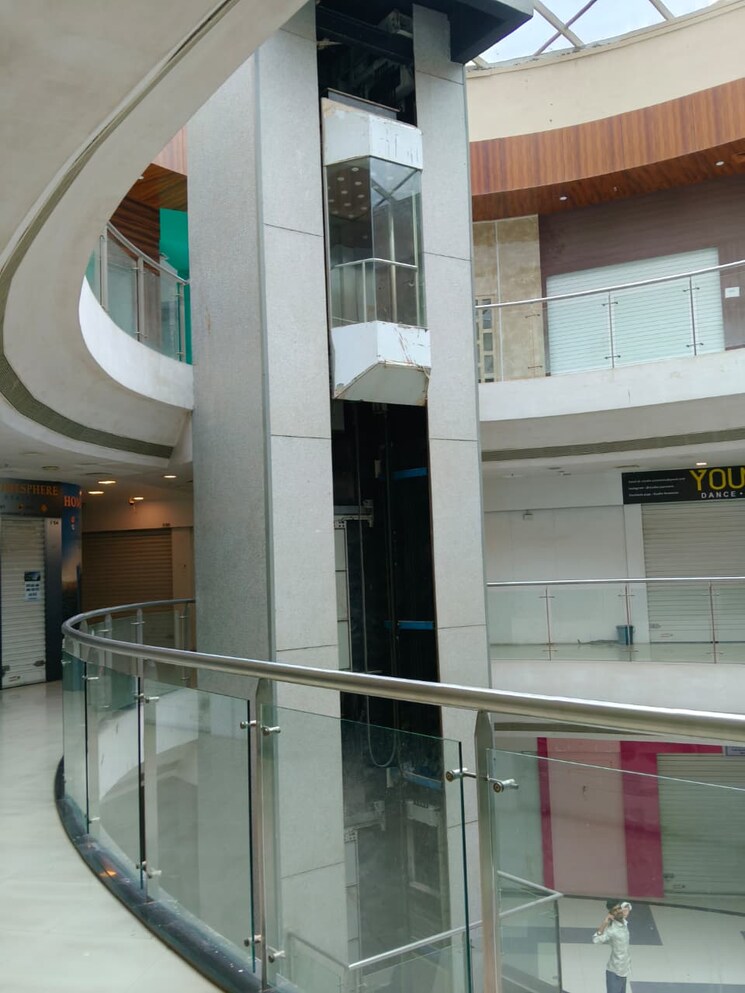 Kitchen, express-zone Commercial Showroom 2400 Sq.Ft. In Malad East Mumbai 9188691