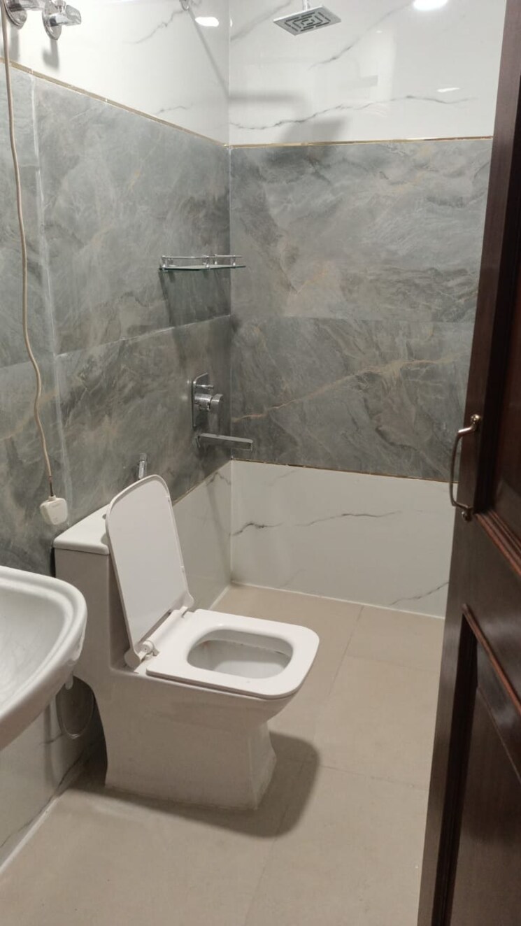 Bathroom, sobha-city-gurgaon 3 Bedroom 1710 Sq.Ft. Apartment In Sector 108 Gurgaon 9188696