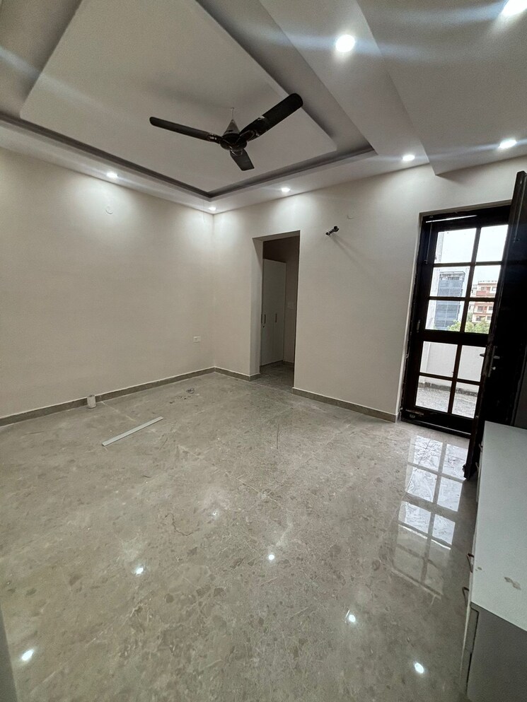 Bedroom, parklands 4 Bedroom 300 Sq.Yd. Builder Floor In Sector 85 Faridabad 9188694