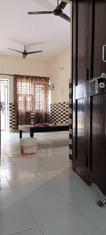 Bedroom in 1 BHK Builder Floor at Sector 52 – for Sale