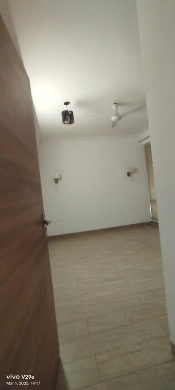 Bathroom in 4 BHK Builder Floor at Unitech Woodstock Floors, Sector 50 – for Rent