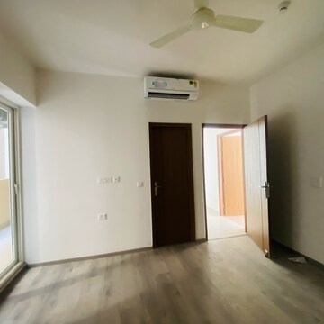 Room in 3 BHK Apartment at ABA Ivy County, Sector 75 – for Rent