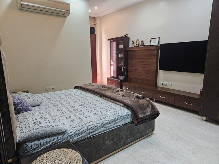 Bedroom, kohli-one-malibu-town 3 Bedroom 240 Sq.Yd. Builder Floor In Sector 47 Gurgaon 9188757