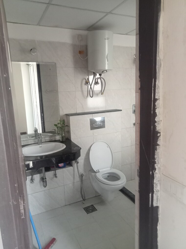 Bathroom, bptp-spacio 2.5 Bedroom 1317 Sq.Ft. Apartment In Sector 37d Gurgaon 9188856