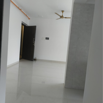 Room in 2 BHK Apartment at Empire Towers, Goregaon East – for Rent