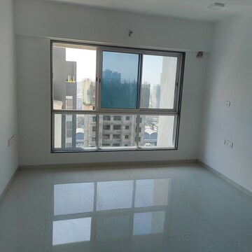 Room in 2 BHK Apartment at Empire Towers, Goregaon East – for Rent