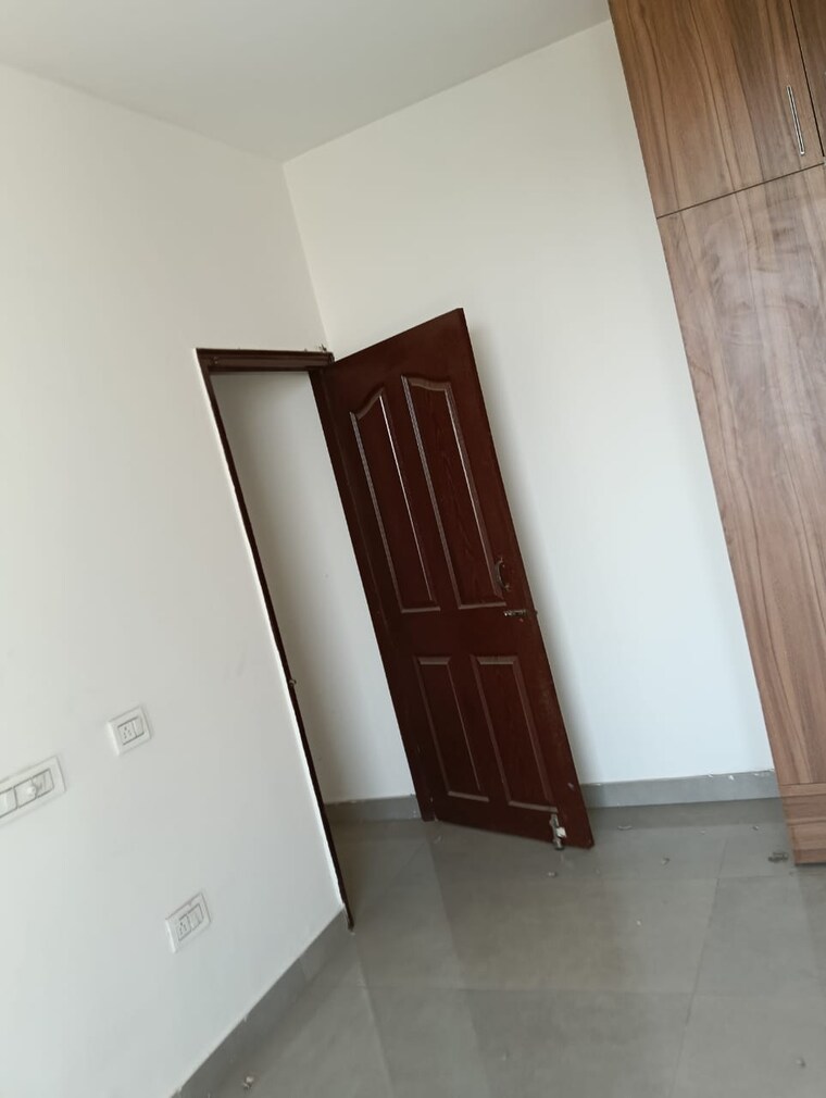 Living Room, pir machalla 3 Bedroom 2200 Sq.Ft. Apartment In Pir Machalla Zirakpur 9188868