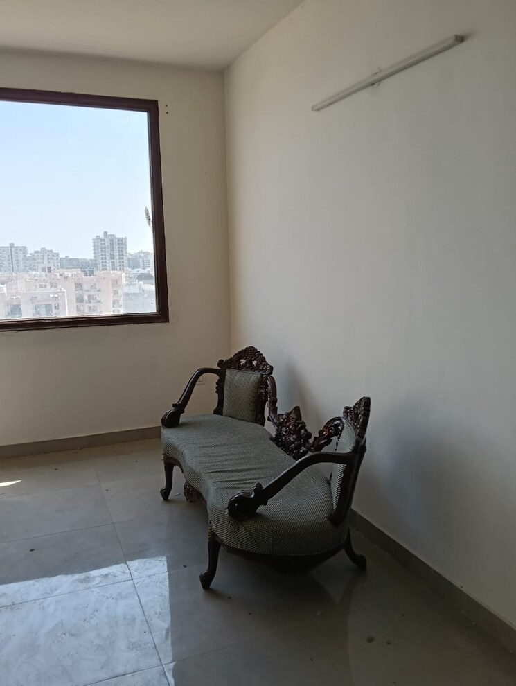 Living Room, pir machalla 3 Bedroom 2200 Sq.Ft. Apartment In Pir Machalla Zirakpur 9188868