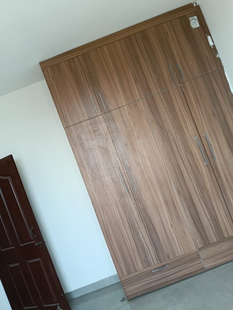 undefined, pir machalla 3 Bedroom 2200 Sq.Ft. Apartment In Pir Machalla Zirakpur 9188868