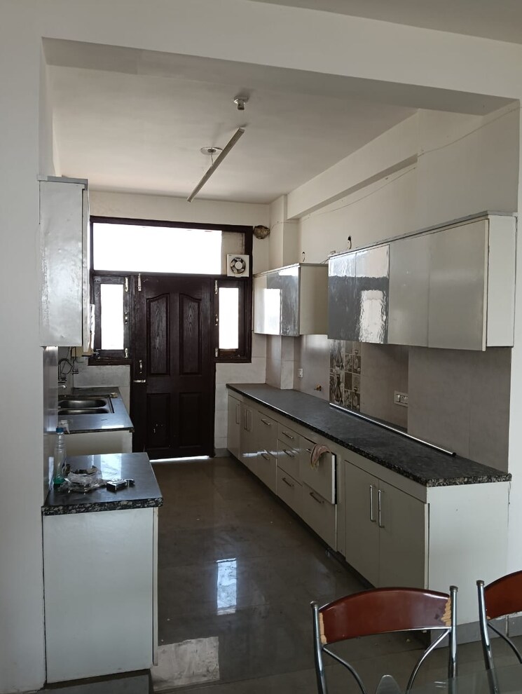 Kitchen, pir machalla 3 Bedroom 2200 Sq.Ft. Apartment In Pir Machalla Zirakpur 9188868