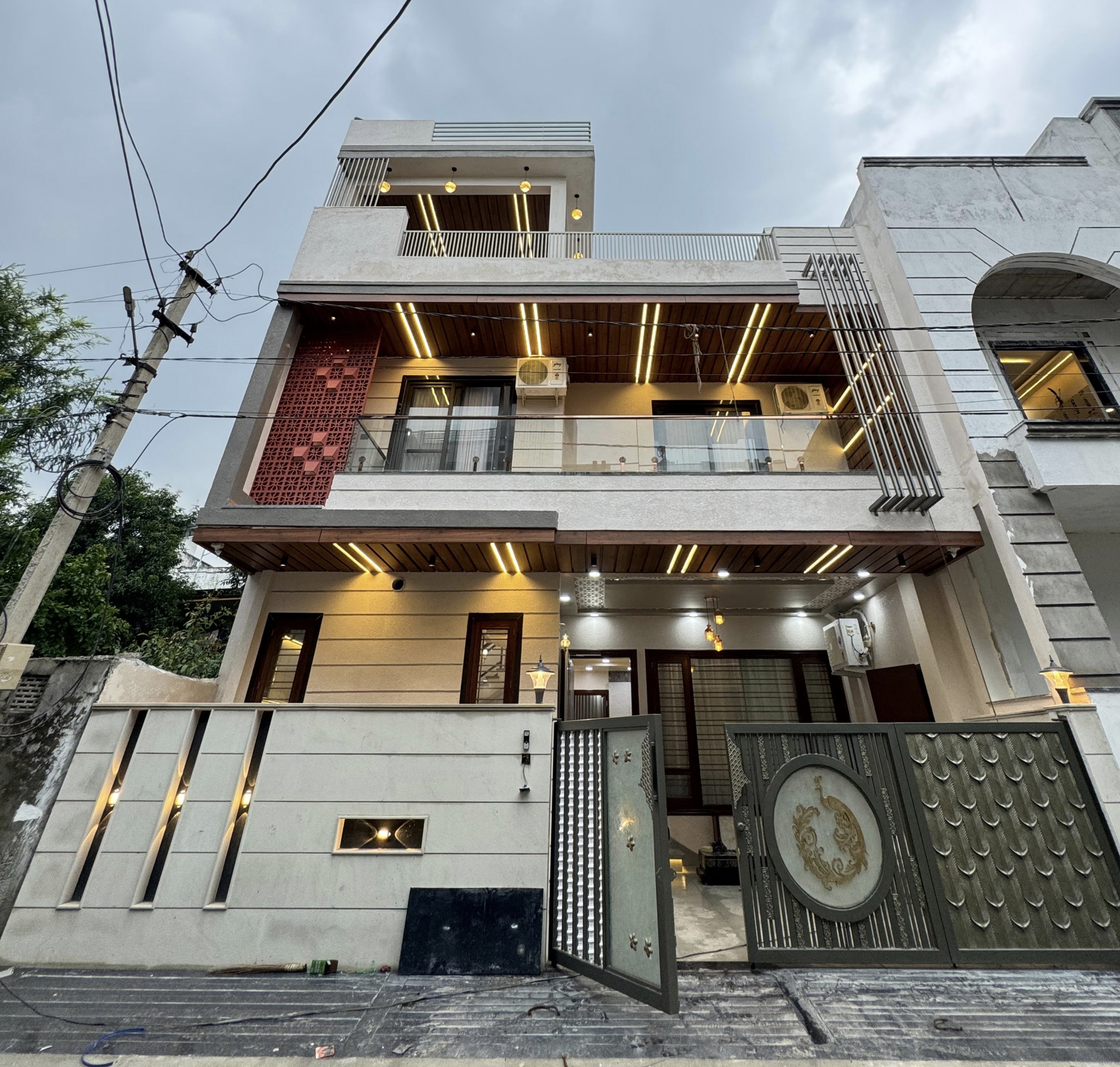 5 BHK + Pooja Room Independent House For Sale in Luxury Kothi With Lift ne