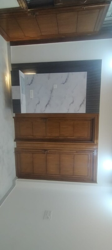 Furnished Amenities in 4 BHK Builder Floor at Shakti Khand iv – for Sale