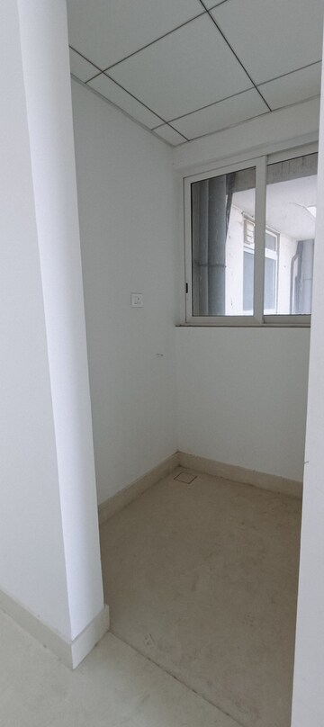 Room in 2.5 BHK Apartment at Runwal Forests, Kanjurmarg West – for Sale
