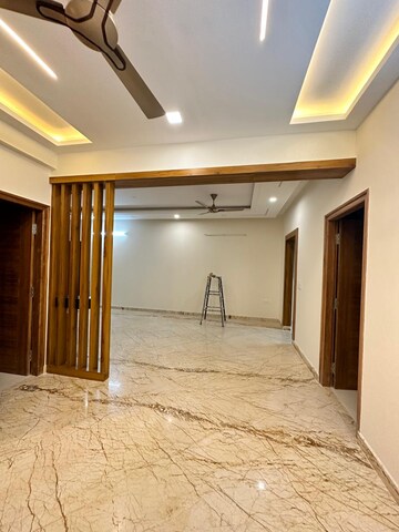Room in 3 BHK Apartment at Zs V1 Gardenz, Benson Town – for Rent