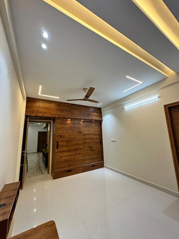 Room in 3 BHK Apartment at Zs V1 Gardenz, Benson Town – for Rent