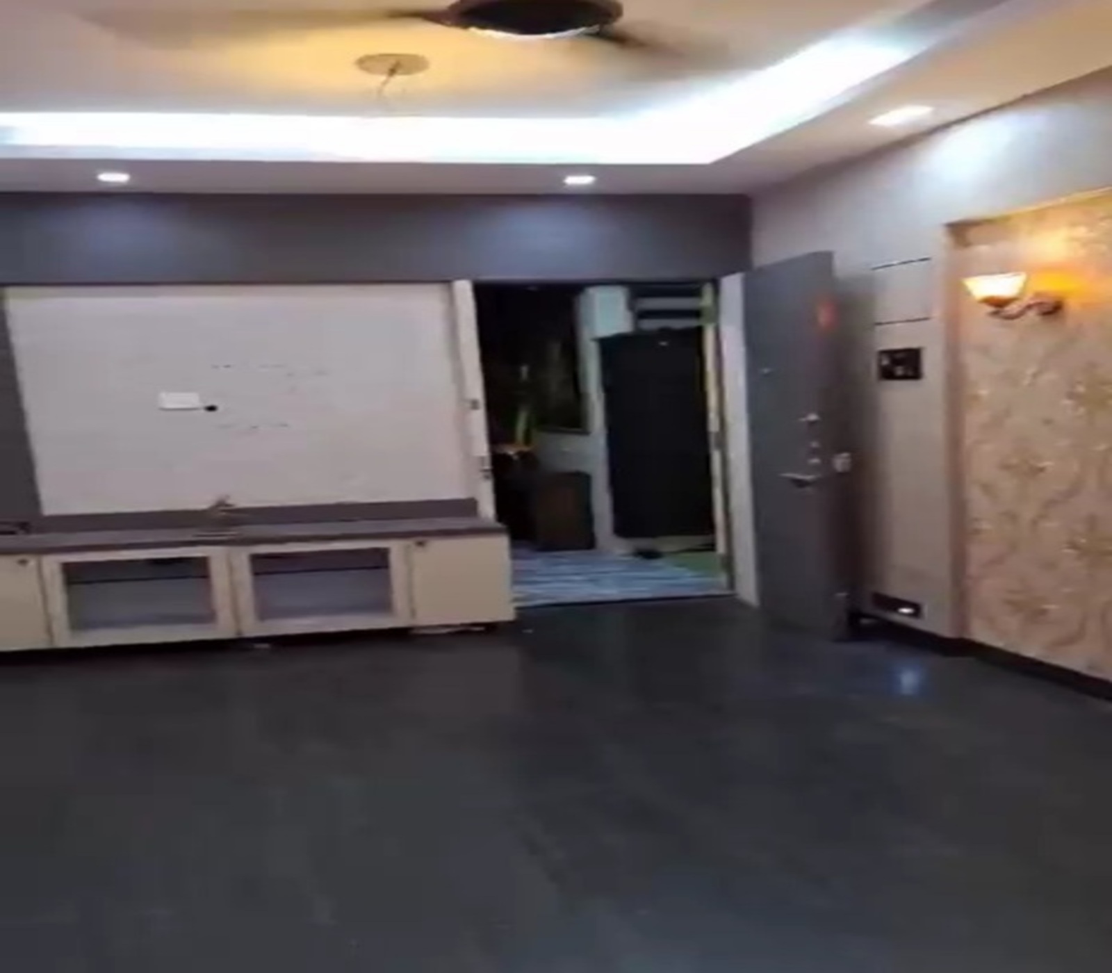 1 BHK Apartment For Rent in Dadar East