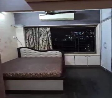 Bedroom in 1 BHK Apartment at Dadar East – for Rent
