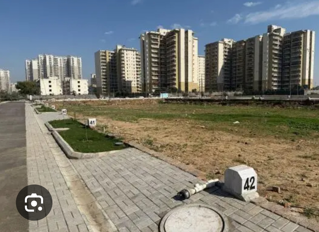 Plot For Sale in GLS Avenue 51