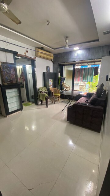 1 BHK Apartment For Rent in Kamala Ashish Tower, Kandivali West