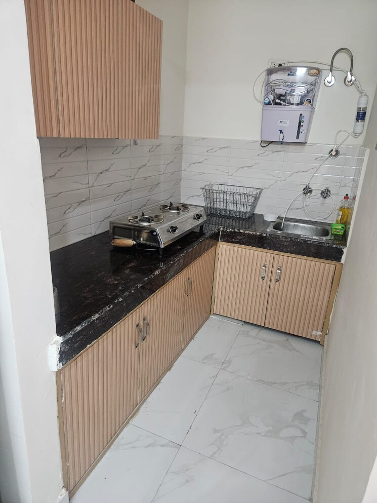 Kitchen, patel nagar 2 Bedroom 900 Sq.Ft. Builder Floor In Patel Nagar Delhi 9189001