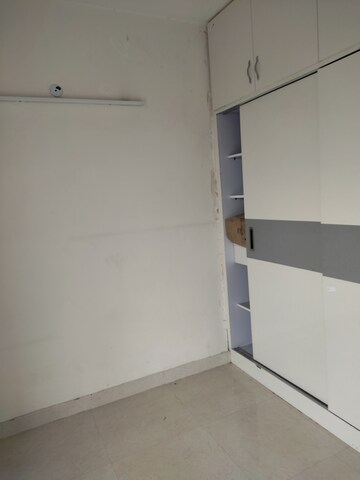 Furnished Amenities in 3 BHK Apartment at Signature Global Park 4 and 5, Sohna Sector 36 – for Rent