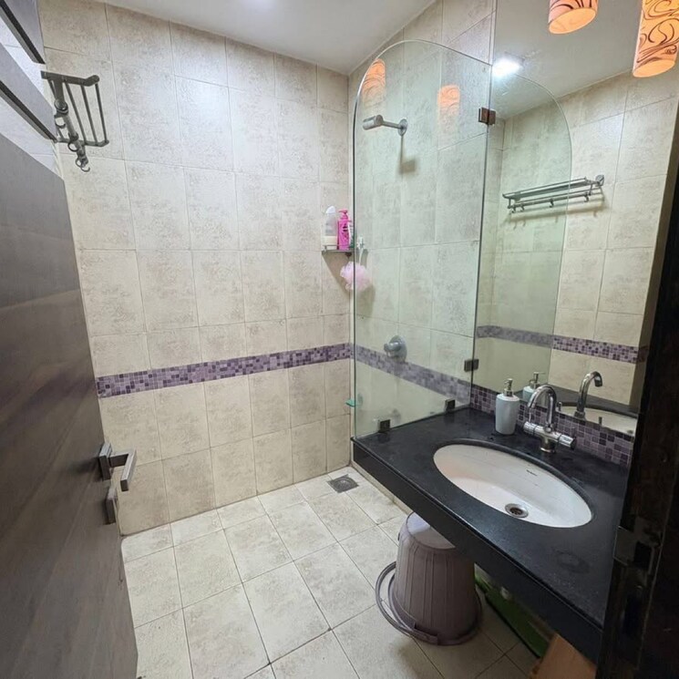 Bathroom, oberoi-realty-splendor 3 Bedroom 1377 Sq.Ft. Apartment In Andheri East Mumbai 9189020