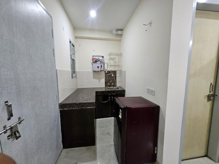 Kitchen, patel nagar 1 Bedroom 450 Sq.Ft. Builder Floor In Patel Nagar Delhi 9189006