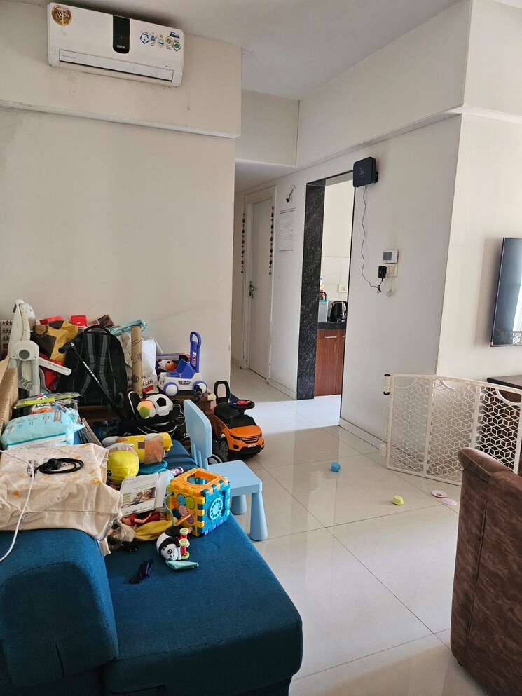 Team Area, rustomjee-azziano-wing-d 2 Bedroom 700 Sq.Ft. Apartment In Thane West Thane 9189025