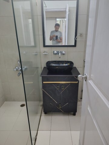 Bathroom in 1 BHK Builder Floor at Patel Nagar – for Rent