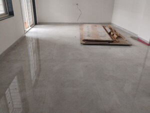 Room in 2.5 BHK Apartment at Haardhik Residency Bhusari Colony, Kothrud – for Sale