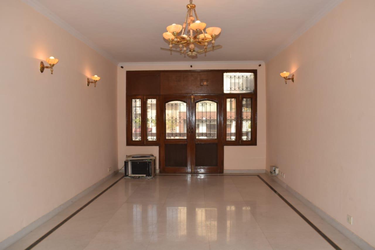 3 BHK Builder Floor For Rent in East Of Kailash 