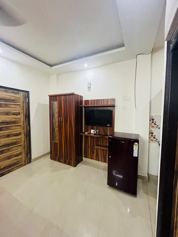 Living Room, patel nagar 2 Bedroom 650 Sq.Ft. Builder Floor In Patel Nagar Delhi 9189076