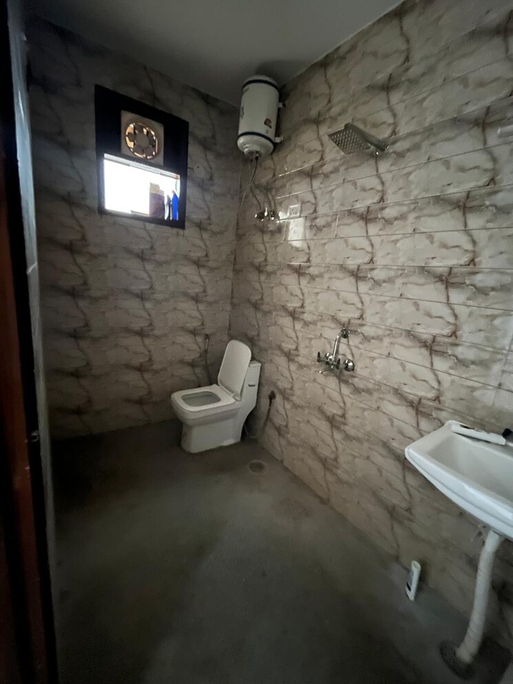 Bathroom, saket 1 Bedroom 450 Sq.Ft. Builder Floor In Saket Delhi 9189110