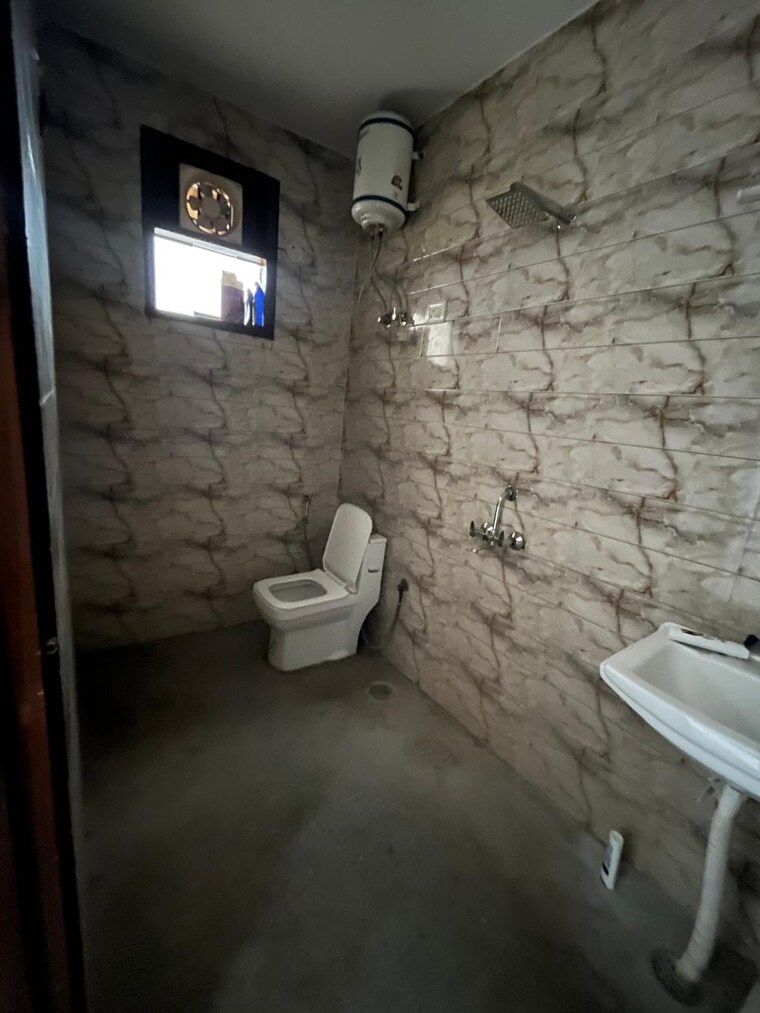 Bathroom, saket 1 Bedroom 450 Sq.Ft. Builder Floor In Saket Delhi 9189110