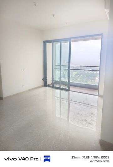 Room in 2 BHK Apartment at Piramal Mahalaxmi, Mahalaxmi – for Rent