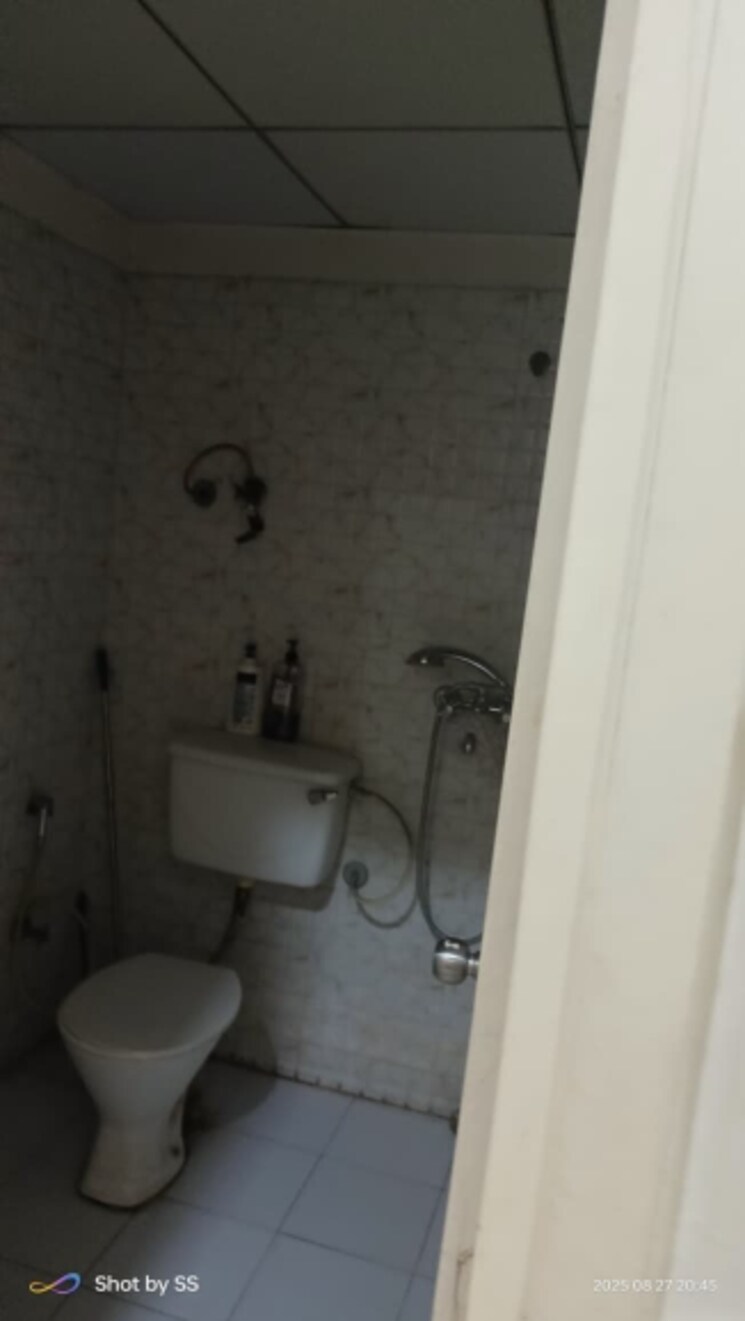 Bathroom, gaur-city-2-10th-avenue 2 Bedroom 1075 Sq.Ft. Apartment In Sector 16c Greater Noida Greater Noida 9189858