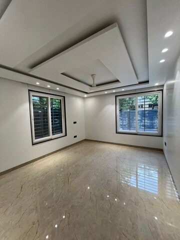 Room in 3 BHK Apartment at DDA Rosewood Apartments, Vasant Kunj – for Rent