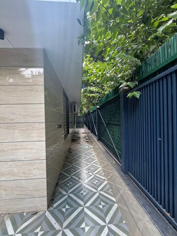 Balcony in 3 BHK Apartment at DDA Rosewood Apartments, Vasant Kunj – for Rent