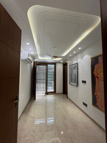 Building Lobby in 3 BHK Apartment at DDA Rosewood Apartments, Vasant Kunj – for Rent