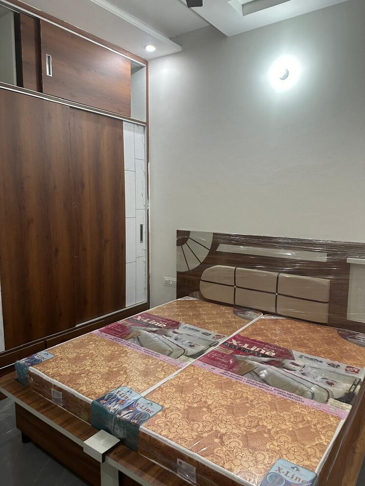 Bedroom, patel nagar 3 Bedroom 2000 Sq.Ft. Builder Floor In Patel Nagar Delhi 9189354