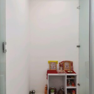 Furnished Amenities in 4 BHK Builder Floor at DLF Pink Town House, Dlf City Phase 3 – for Rent