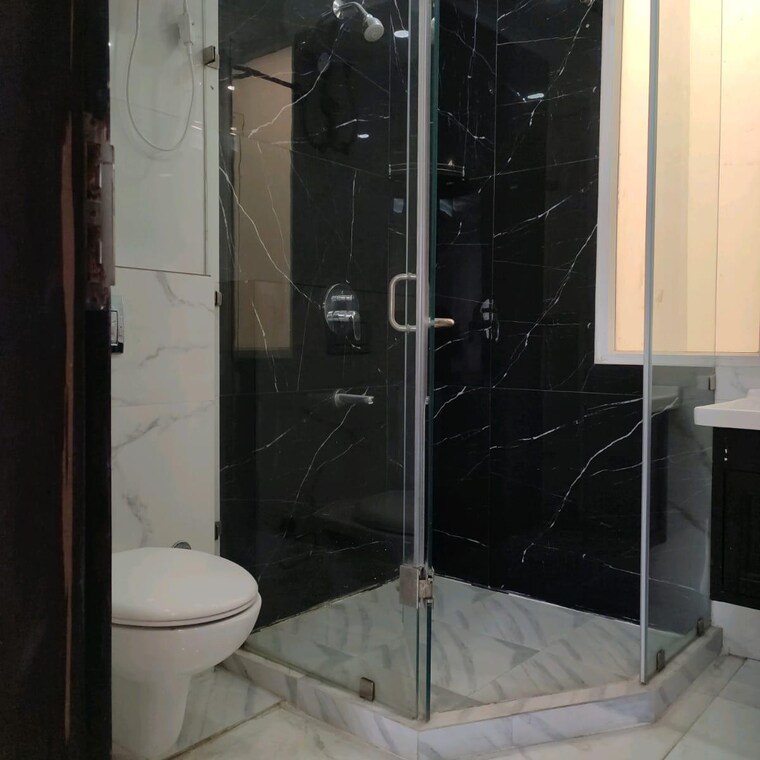 Bathroom, dlf-pink-town-house 4 Bedroom 3200 Sq.Ft. Builder Floor In Dlf City Phase 3 Gurgaon 9189366