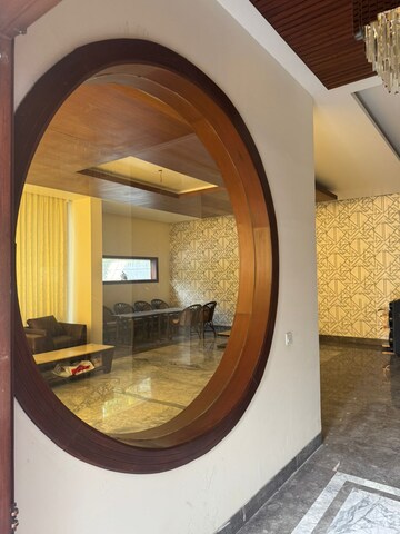 Furnished Amenities in 4 BHK Builder Floor at Patel Nagar – for Rent