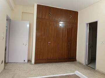 Room in 2 BHK Builder Floor at Ansal Sushant Lok I, Sector 43 – for Rent