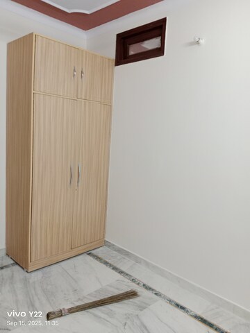 Room in 3 BHK Independent House at Laxmi Nagar – for Rent