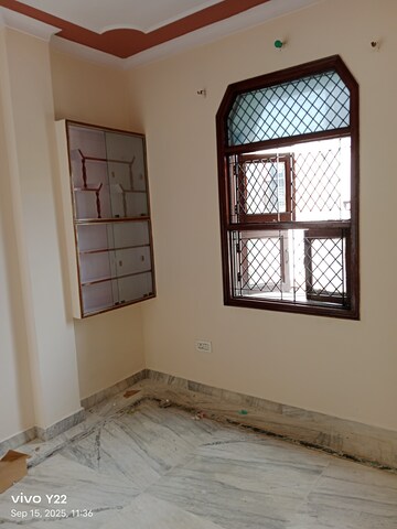 Room in 3 BHK Independent House at Laxmi Nagar – for Rent